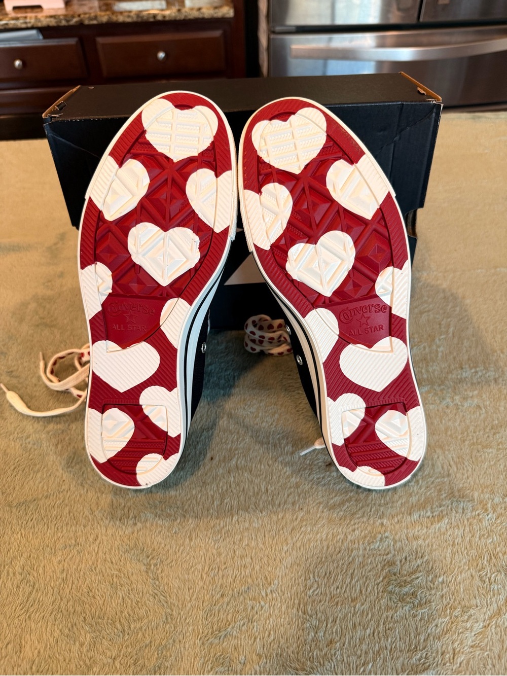 Converse Valentine’s Day Chuck Taylor All Star Hi Hearts Women’s 9.5 NIB - Picture 9 of 14